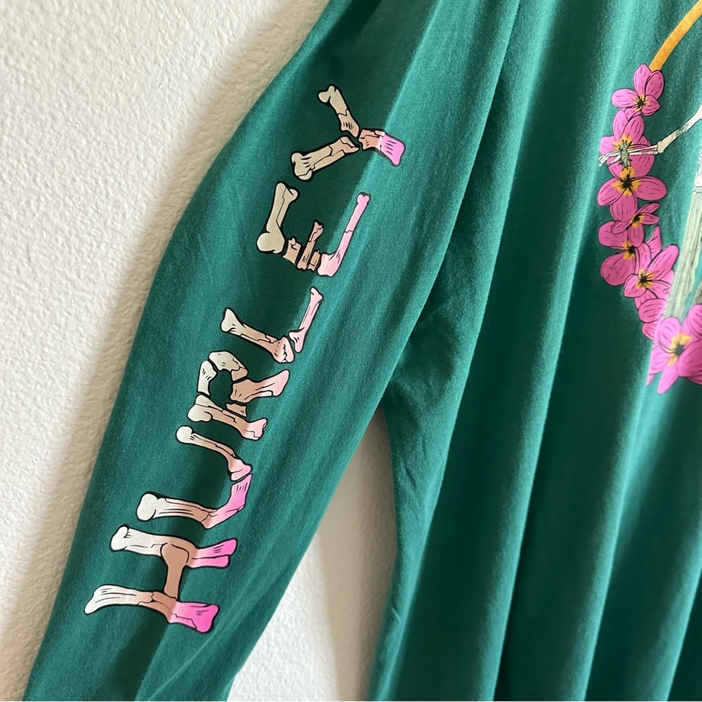 Hurley Green Hula Skeleton Graphic Long Sleeve Relaxed Fit Tee Size S - Picture 2 of 10